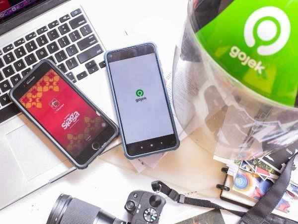 Indonesian mobile operator Telkomsel pumps USD 300m more into Gojek