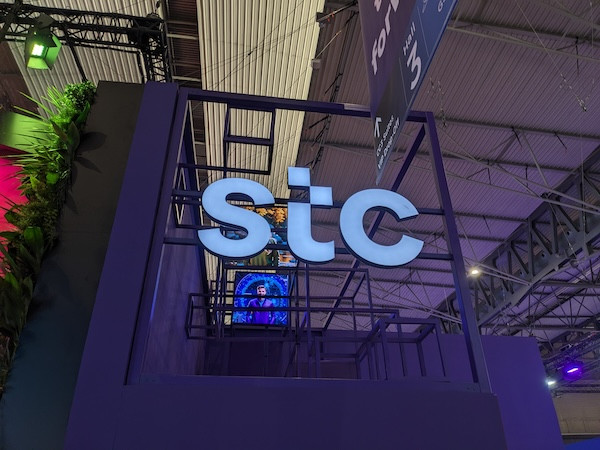 Stc pilots AI-powered Arabic–English translation for voice calls