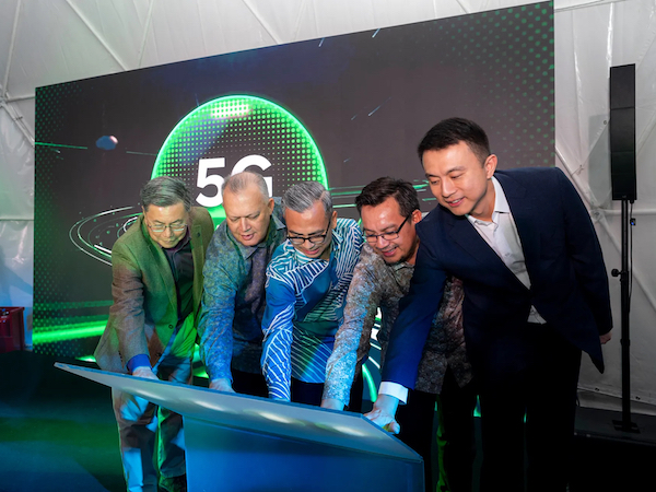 Maxis and Huawei stage 5G-Advanced demo in KL