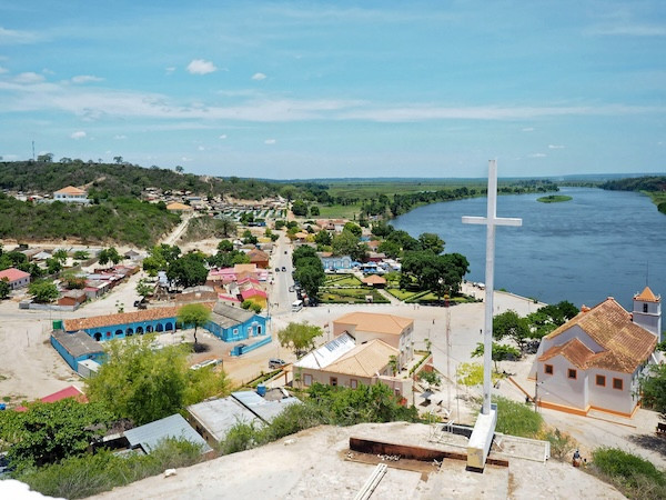 Space42 signs tech collaboration MoU with Angola’s military intel unit