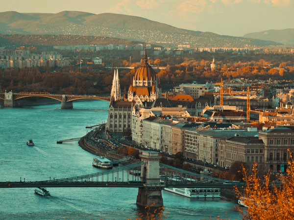 Vodafone agrees $1.8bn sale of Hungarian unit 