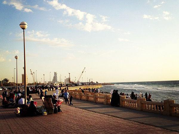 Saudi operators announce tower deal 