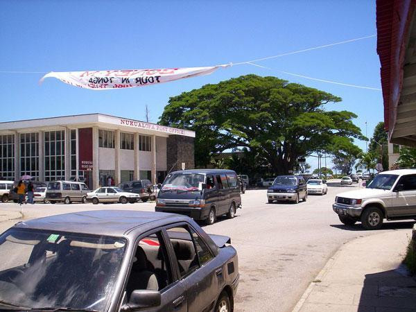 Tongan fibre-optic cable outage relieved by satellite