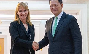 SpaceX-Starlink meets Cambodian officials for investment talks